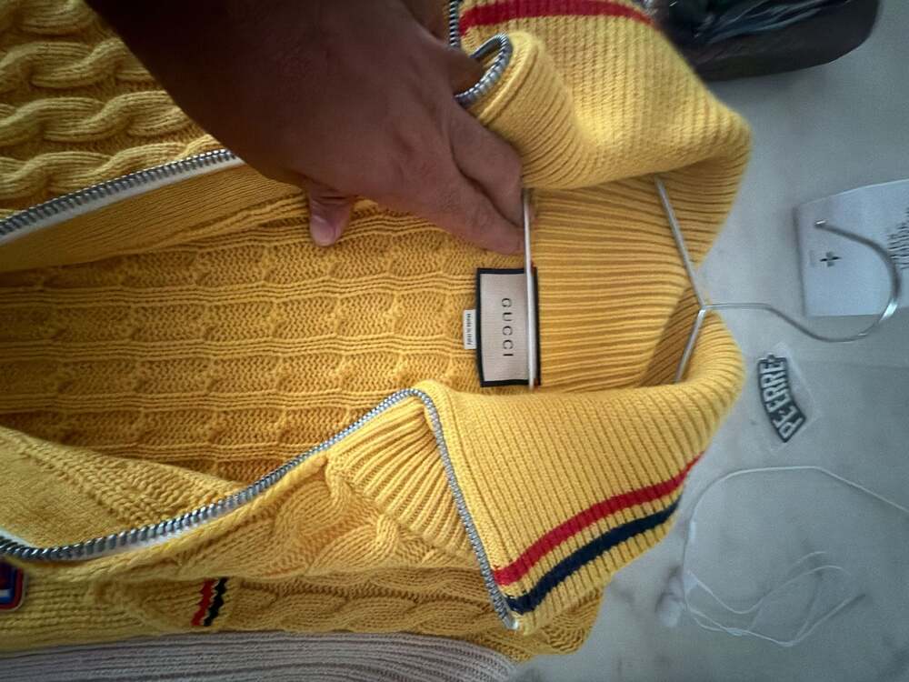 Gucci Cable-Knit Wool Zip-Up Cardigan with Patch Detail - Picture 3 of 4